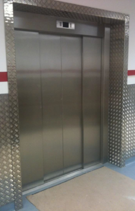Zaprto tovorno dvigalo - Atlas Gigas MRL 2000 kg Gelsenkirchen, Nemčija